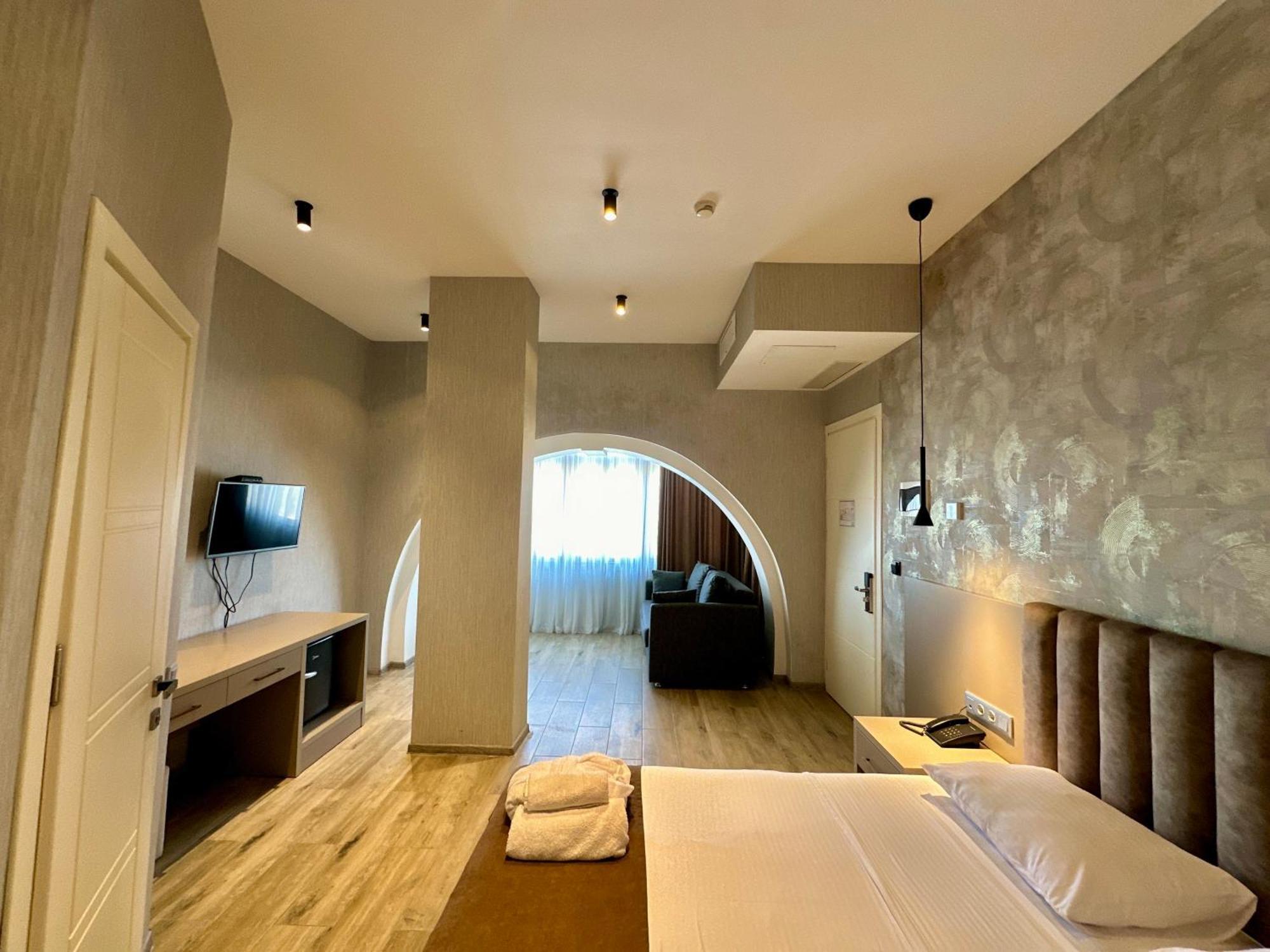 Emerald Hotel Batumi Kültér fotó