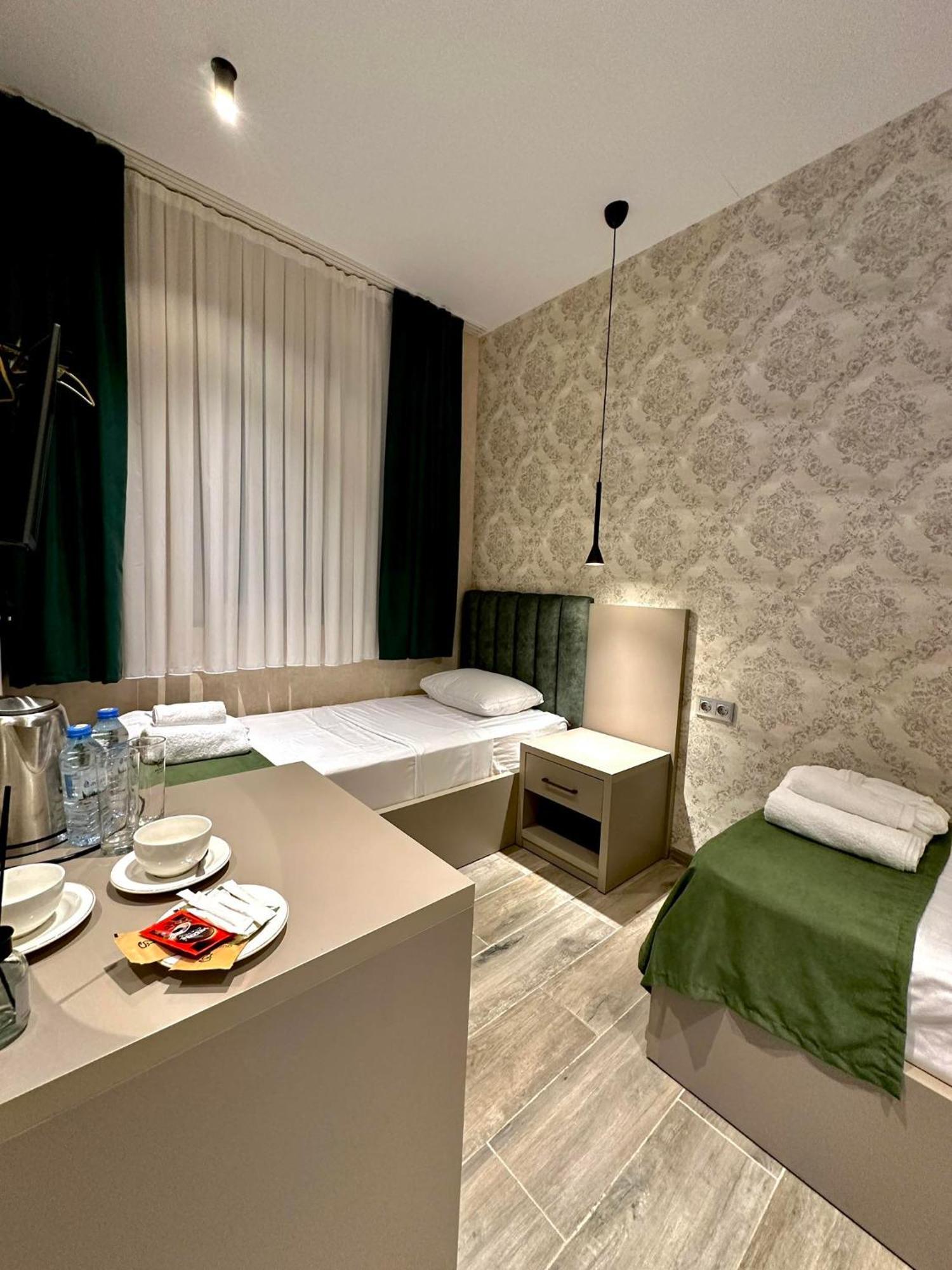 Emerald Hotel Batumi Kültér fotó