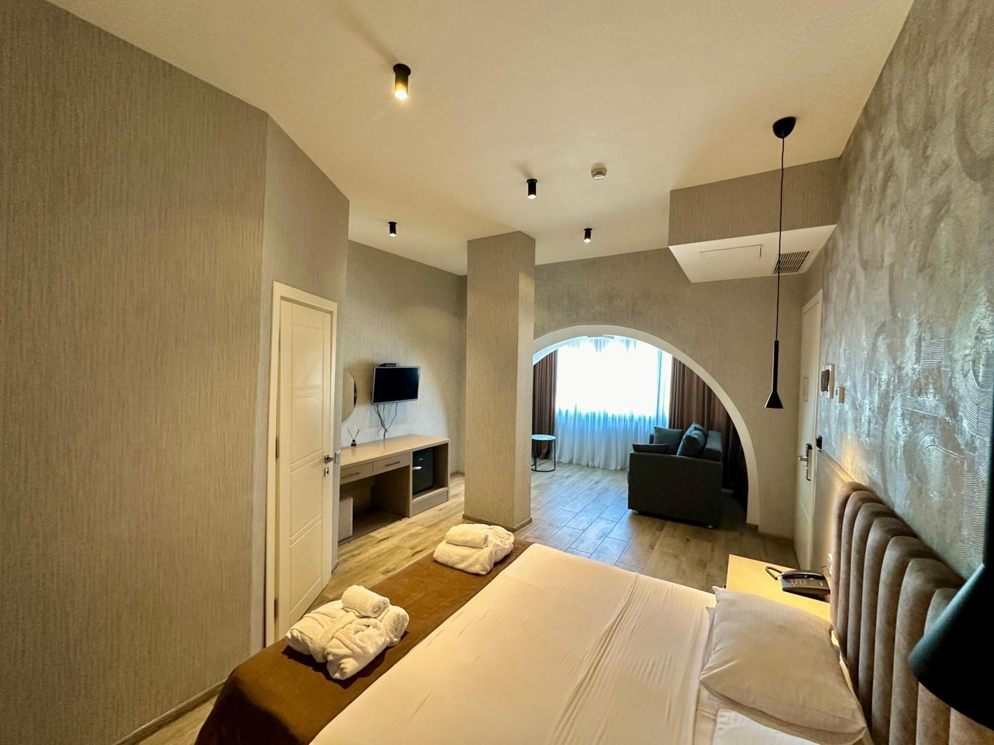 Emerald Hotel Batumi Kültér fotó