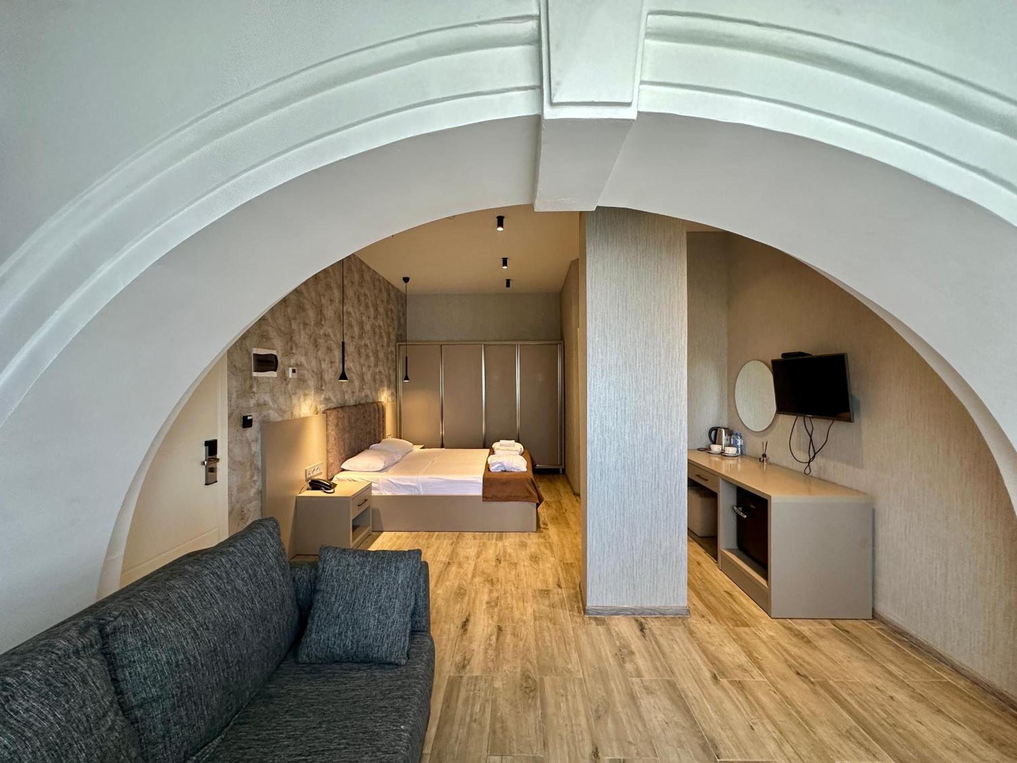 Emerald Hotel Batumi Kültér fotó