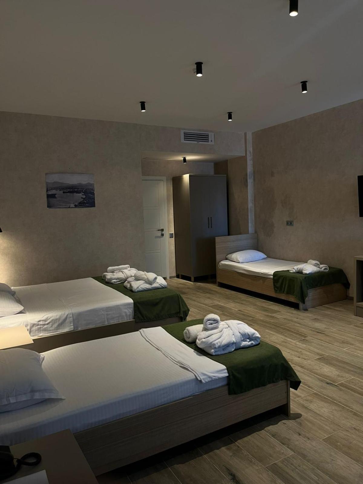 Emerald Hotel Batumi Kültér fotó