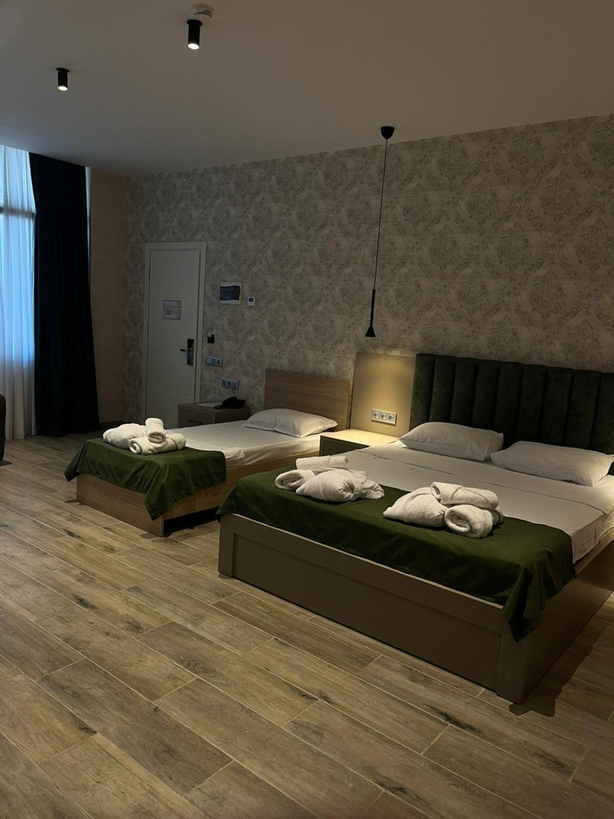 Emerald Hotel Batumi Kültér fotó