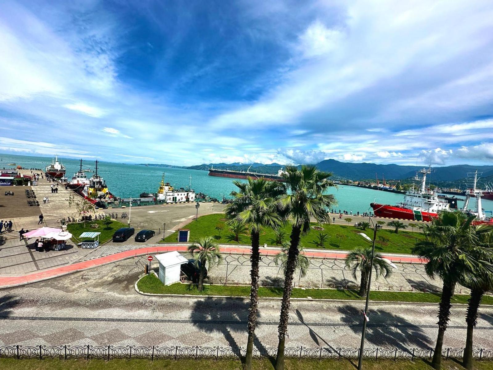 Emerald Hotel Batumi Kültér fotó